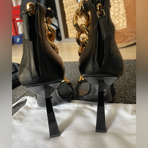 Versace MEDUSA CHAIN HIGH HEEL SANDALS, size 9 - Picture 3 of 6
